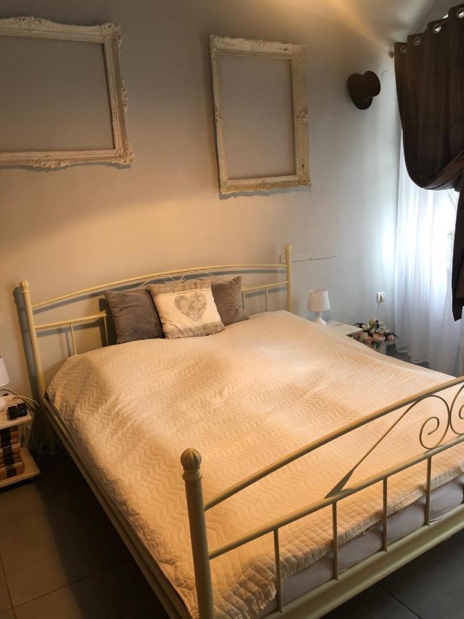 Godot Apartman มิชโคลซ์ ภายนอก รูปภาพ